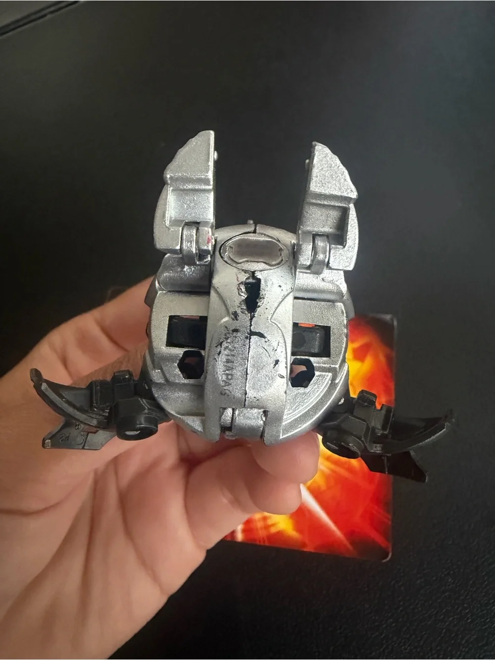 Bakugan Titanium Dragonoid 870G Black Darkus Mechtanium Surge